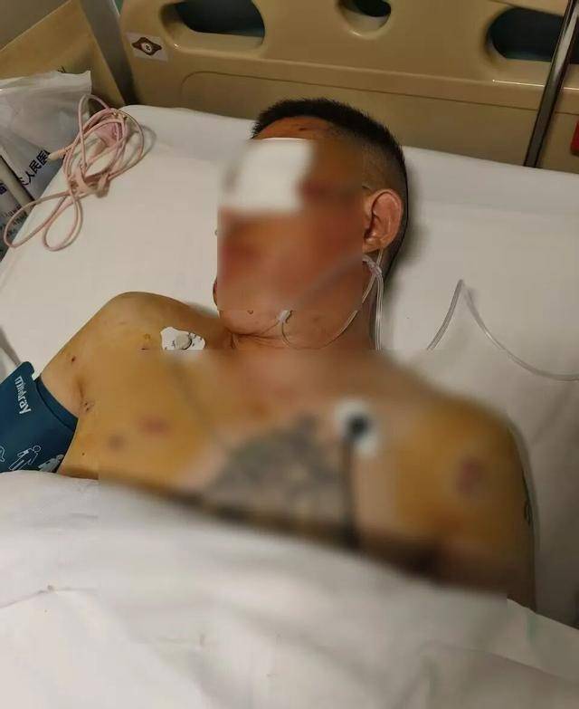 歹徒自制4把枪<strong></p>
<p>鸿币</strong>,银行门口踩点抢劫