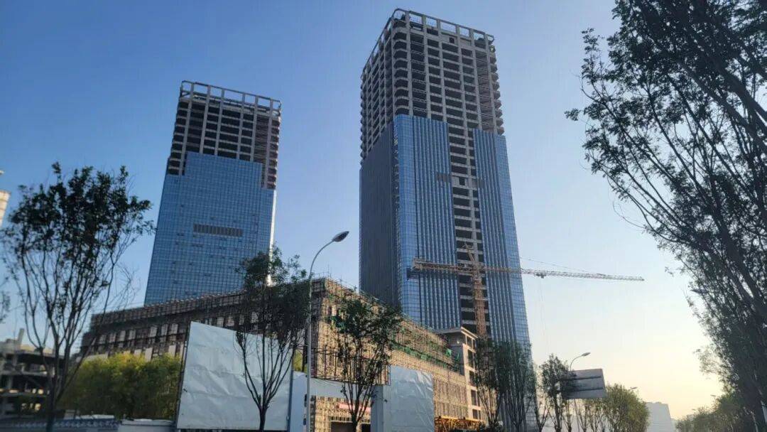 西安地标“双子塔”荒芜十年<strong></p>
<p>商城币</strong>,7.48亿起拍