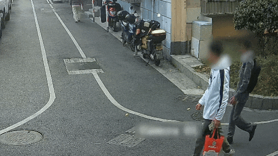 上门取走19万元<strong></p>
<p>商城币</strong>,杭州一西装革履“金融专员”被抓!在高速服务区被抓,车上塞满现金