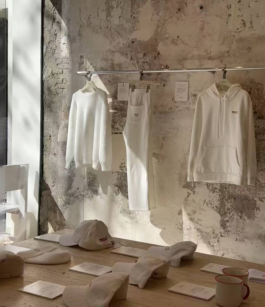 法国人在上海开店<strong></p>
<p>五星币</strong>,只卖白色衣服竟然火了丨上海滩上洋掌柜