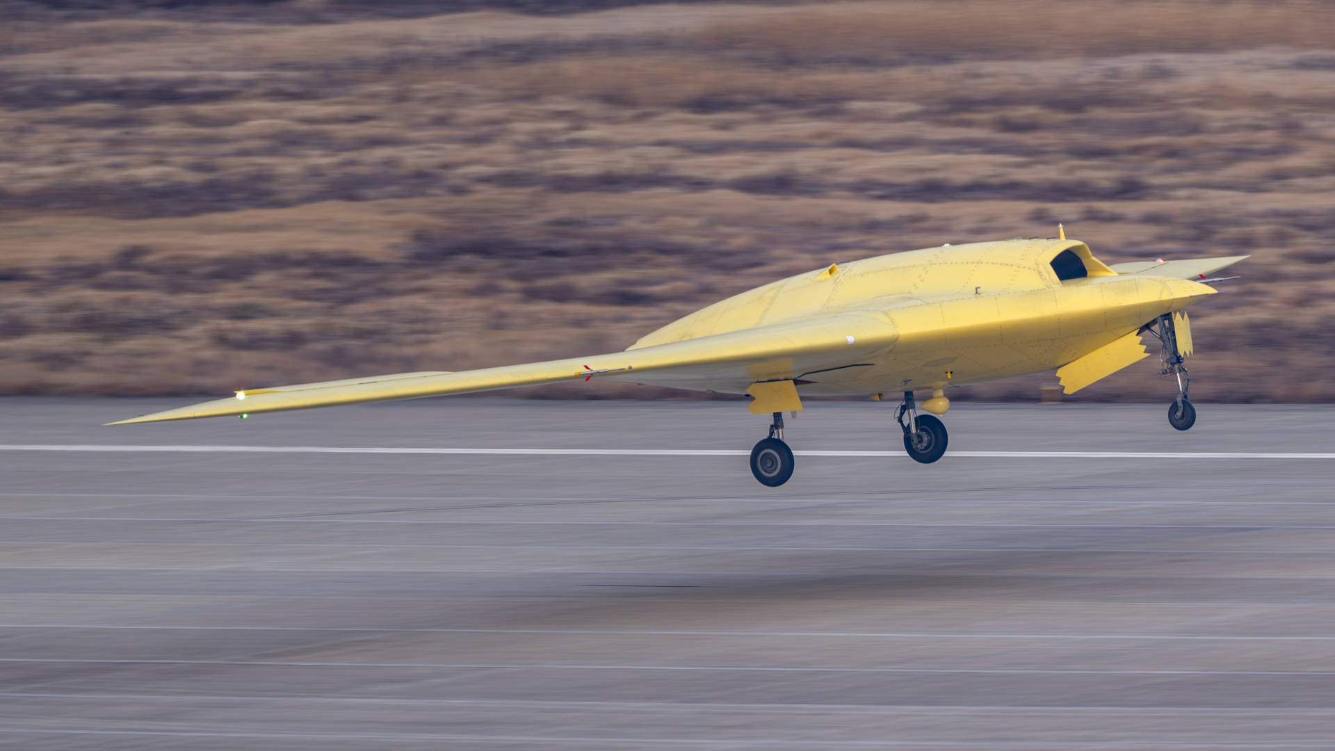 多张高清大图<strong></p>
<p>上币流程</strong>!新型高空高速长航时无人机彩虹-7近日成功首飞