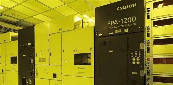 1.4nm制程<strong></p>
<p>海贝币</strong>！纳米压印技术突破