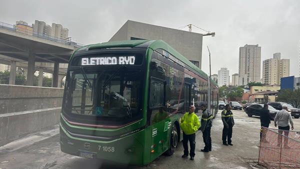 德国铁路公司订购中国电动公交车<strong></p>
<p>乌龟币</strong>，德财长：让我十分恼火