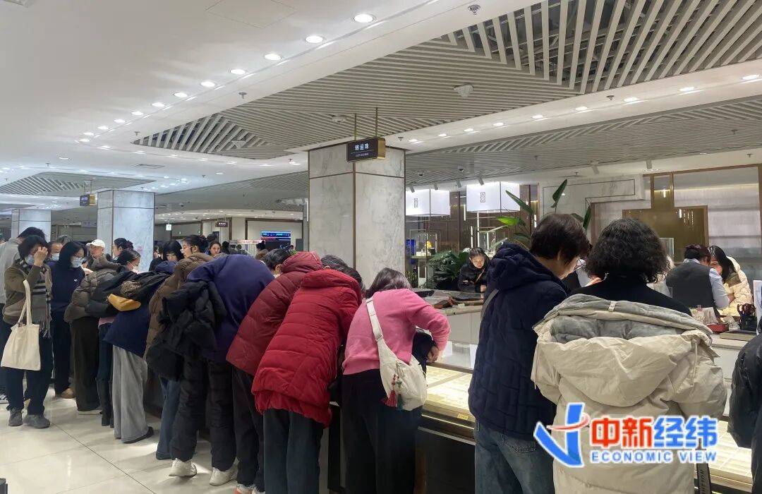 一夜大跌<strong></p>
<p>okbcc提币</strong>，价格又跌回去了！有人刚买完发现价格回落，犹豫后又下手了……