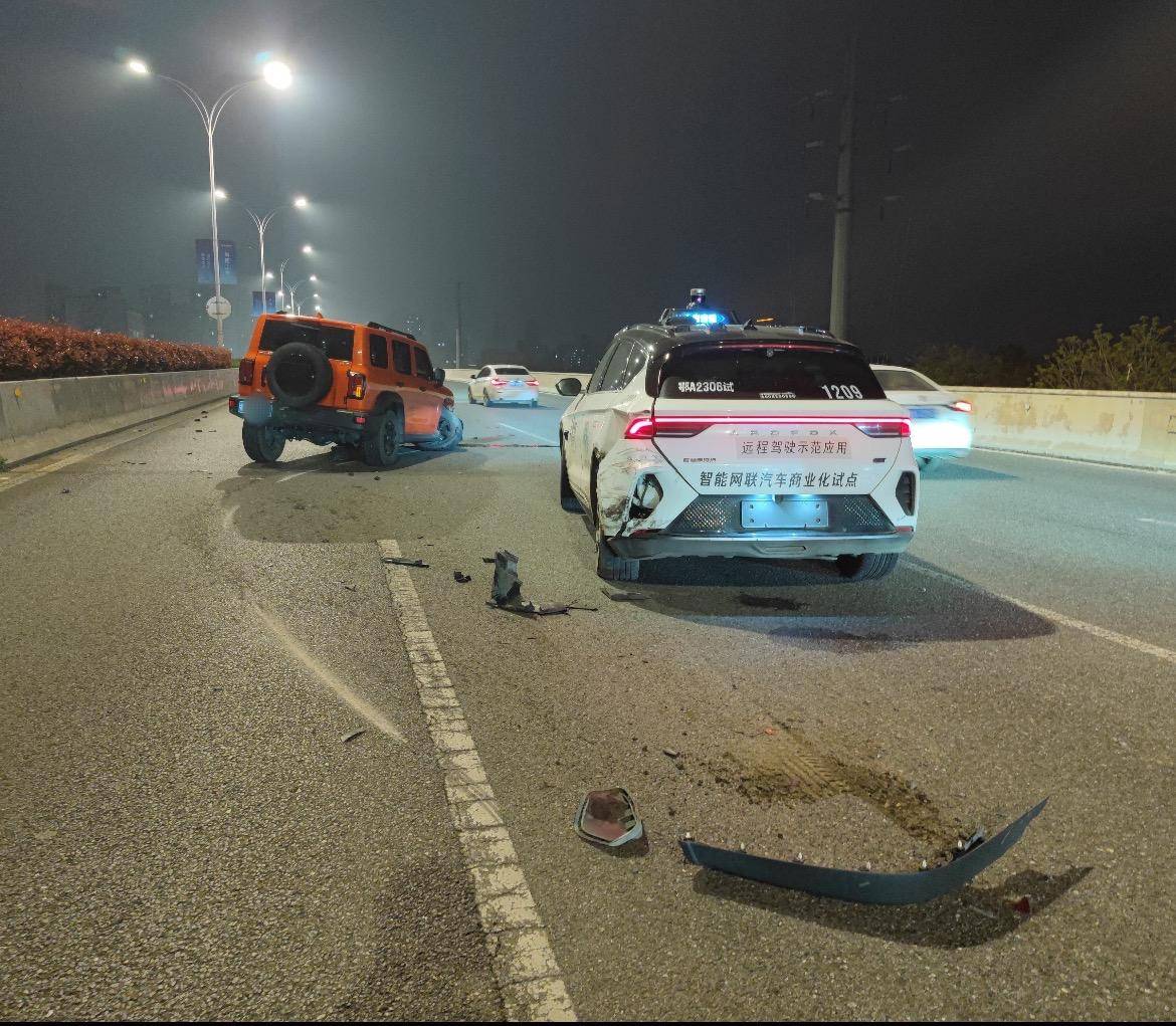 萝卜快跑客服称武汉全域暂停服务！多部门曾就停滞开展处置